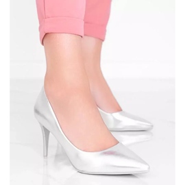 Hopeapumput Venicia -kantapäässä 1