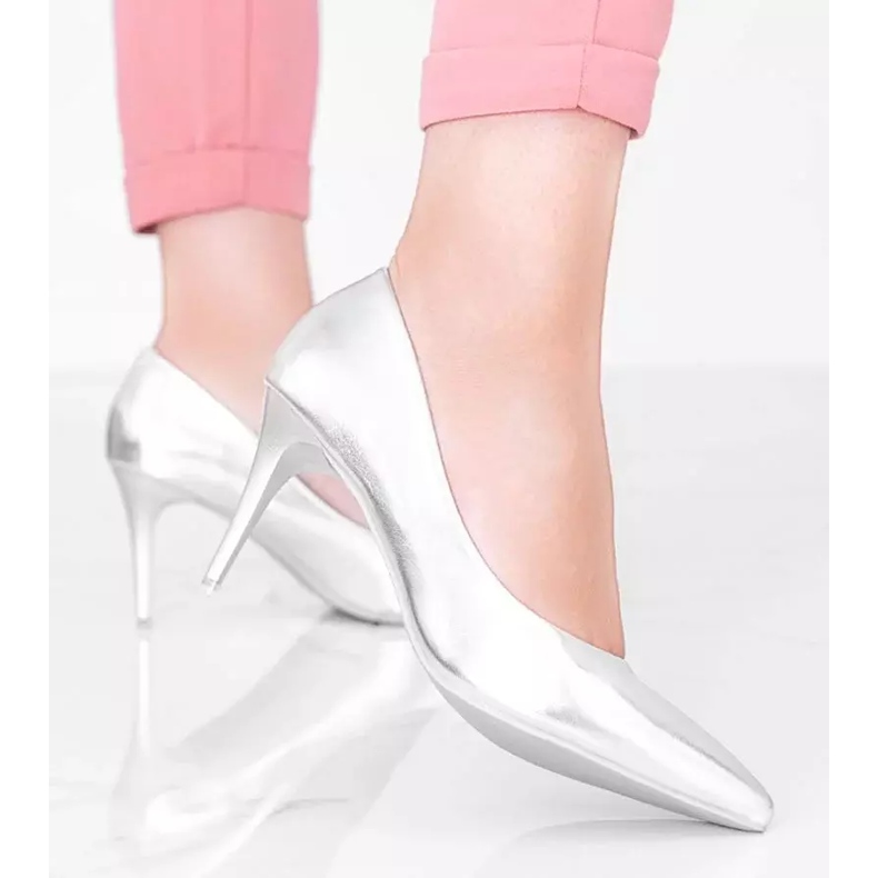 Hopeapumput Venicia -kantapäässä 2