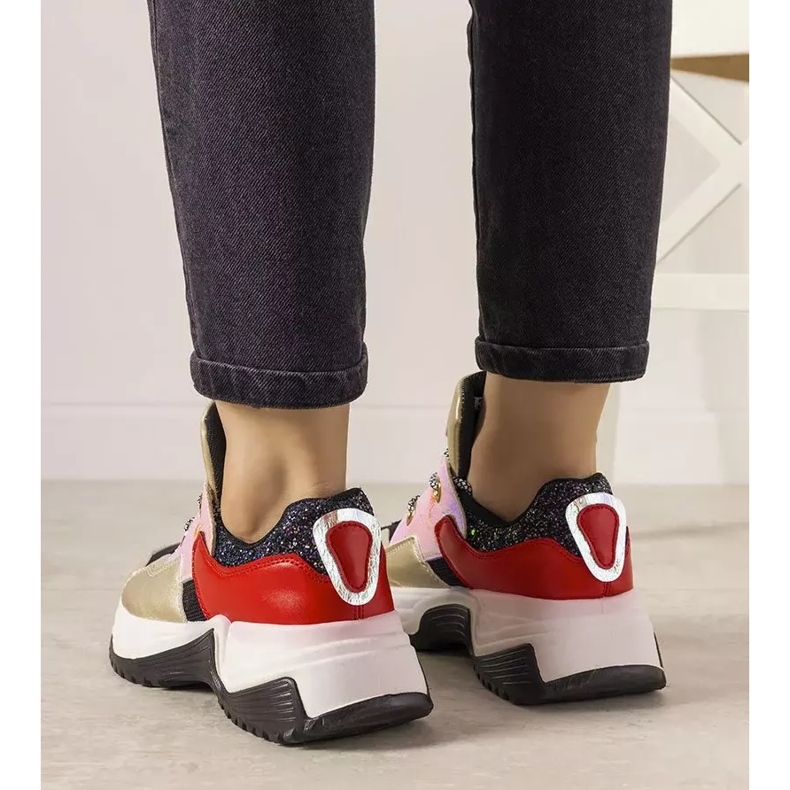 Kultaiset lenkkarit korkealla jousipohjalla musta 2