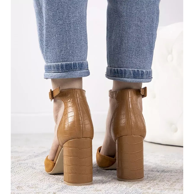 Kameli pumppaa Natalien virkaan ruskea 2