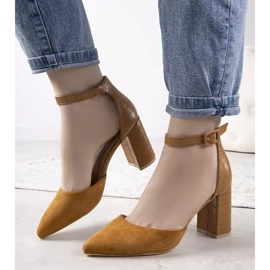 Kameli pumppaa Natalien virkaan ruskea 1