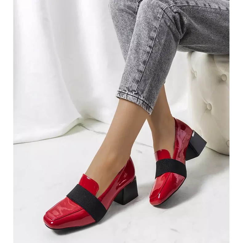 Punaiset lakatut kengät Tammyn pylväässä punainen 2