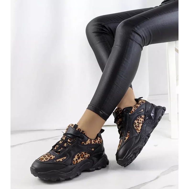 Mustat Akron lenkkarit 2