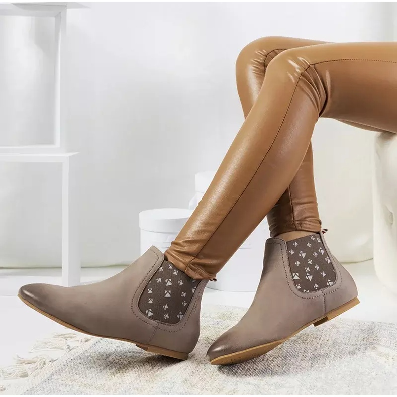 Luccianon harmaat mattapintaiset slip-on saappaat beige 2