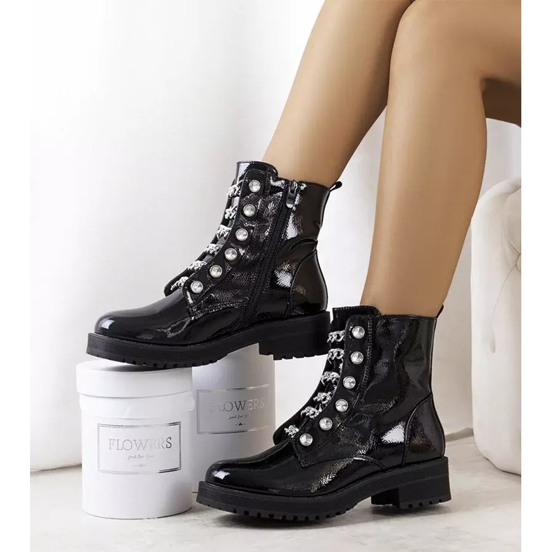 Mustaksi lakatut Ibarra-saappaat 2