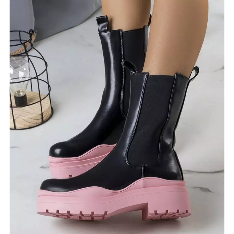 BM Mustat saappaat vaaleanpunaisessa Jadiel-pohjassa 2