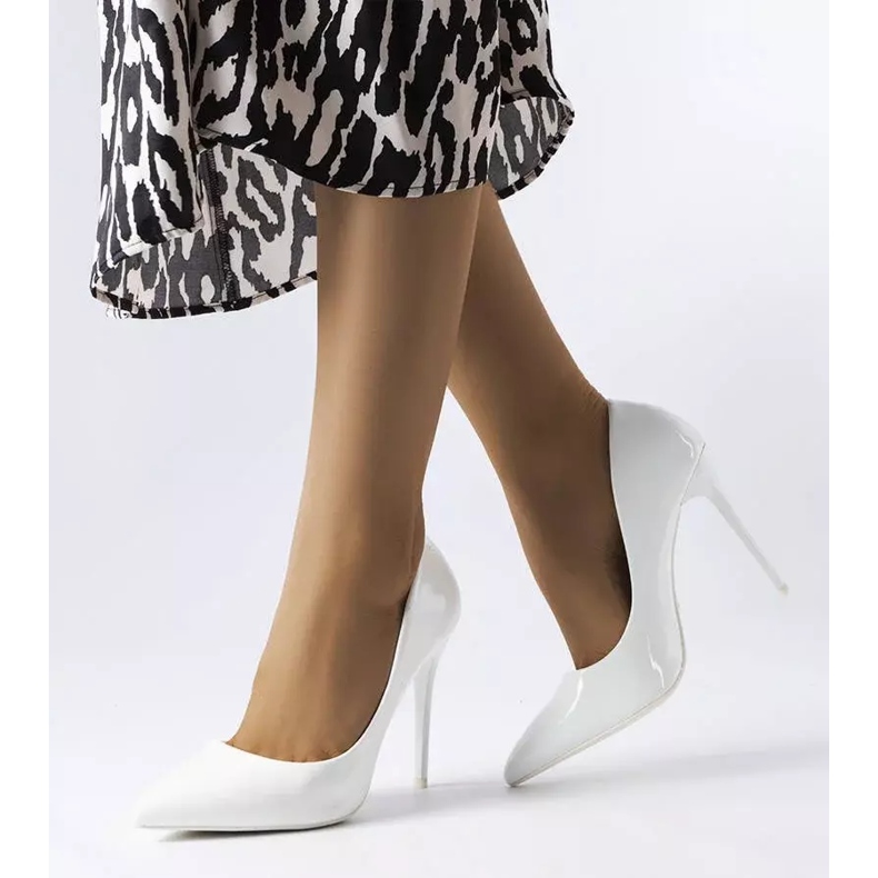 BM Iliana valkoiseksi lakatut korkokengät valkoinen 1