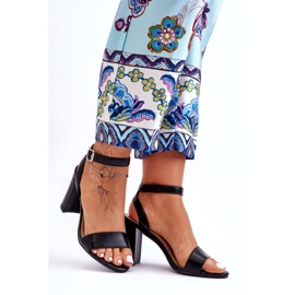 Klassiset naisten sandaalit kantapäällä, musta 3