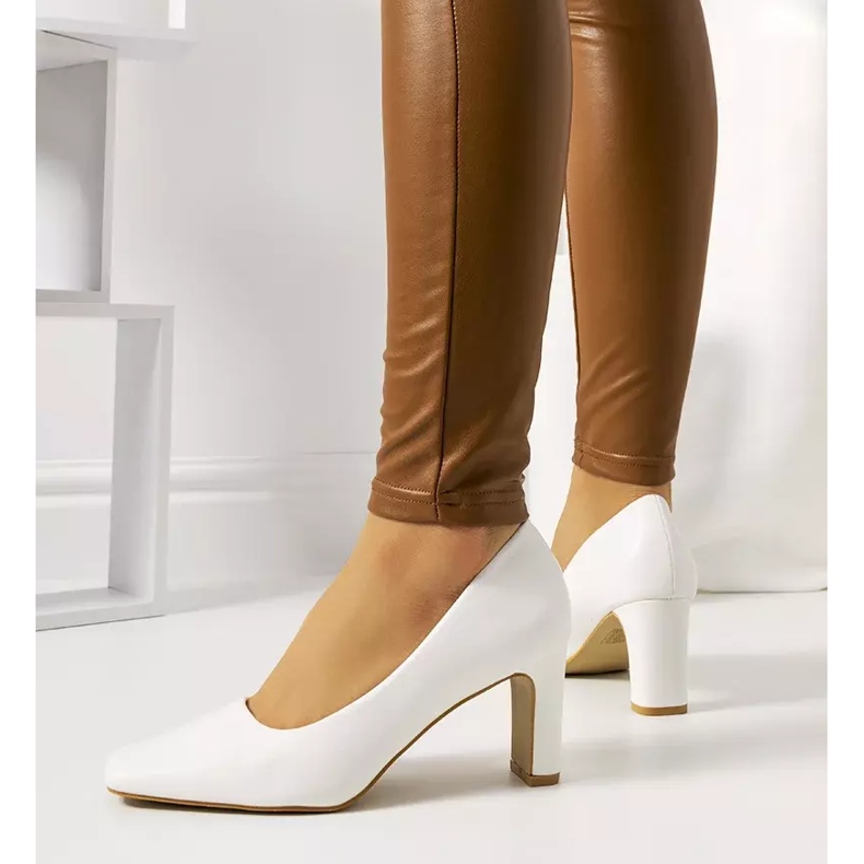 Naisten valkoiset Graves-pumput valkoinen ekru 1