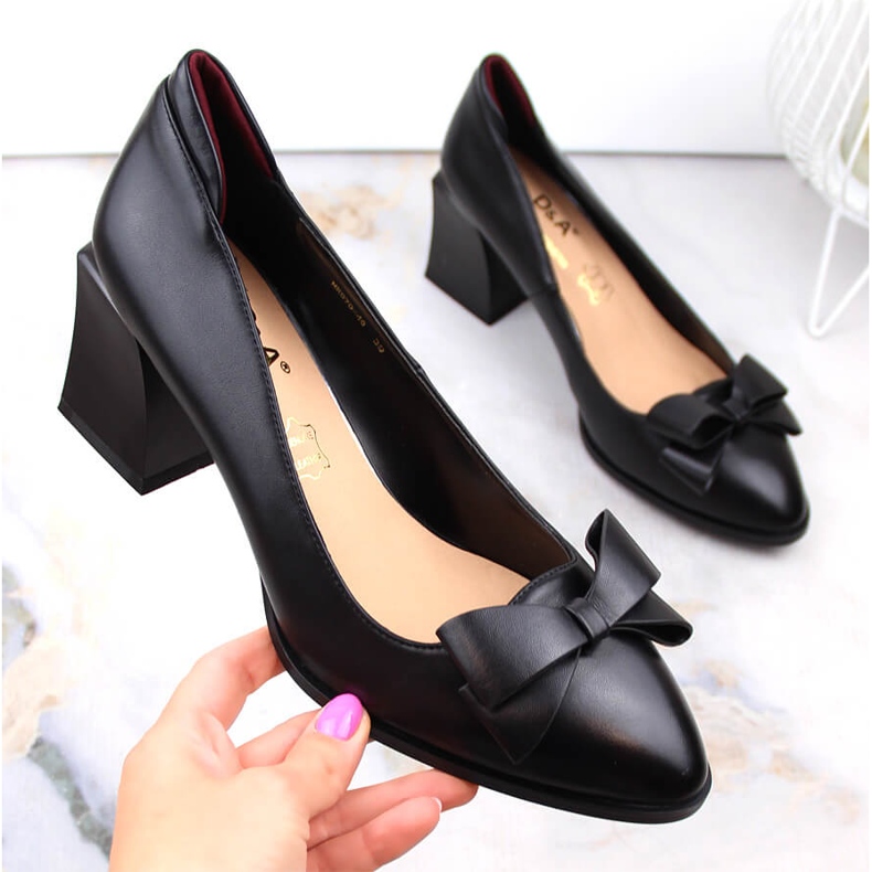 Naisten korkeakorkoiset kengät mustalla rusetilla D&amp;A S.Barski Premium Collection MR870-48 1