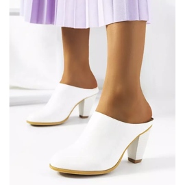 Valkoiset tossut Plotkin-postissa valkoinen 1