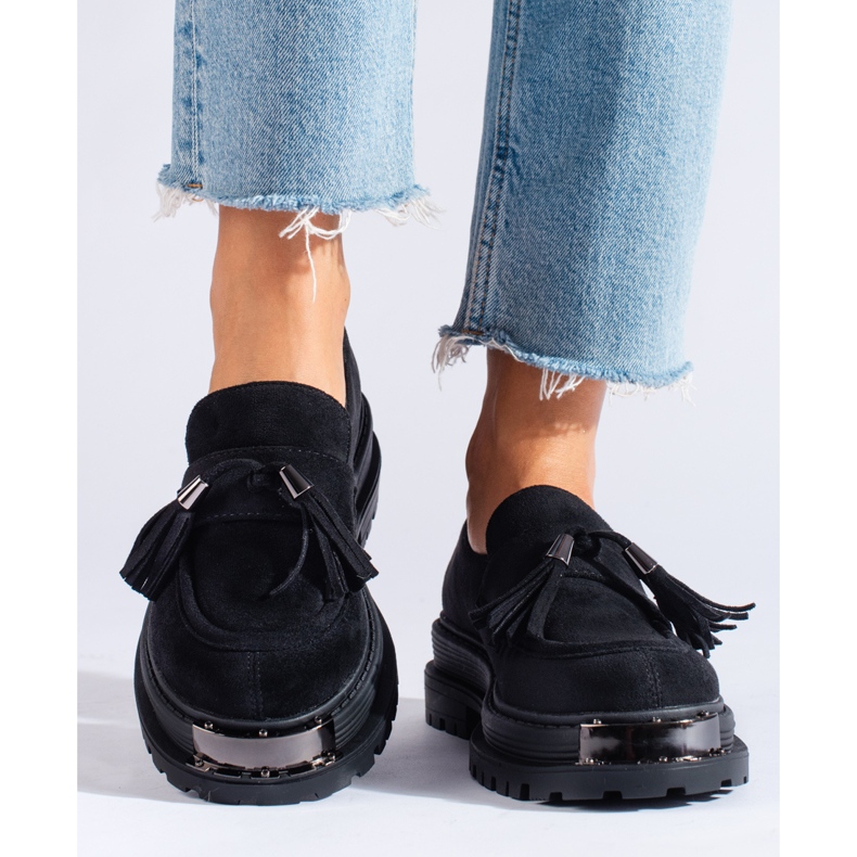 Shelovetin mustat mokkanahkaiset tupsut 1