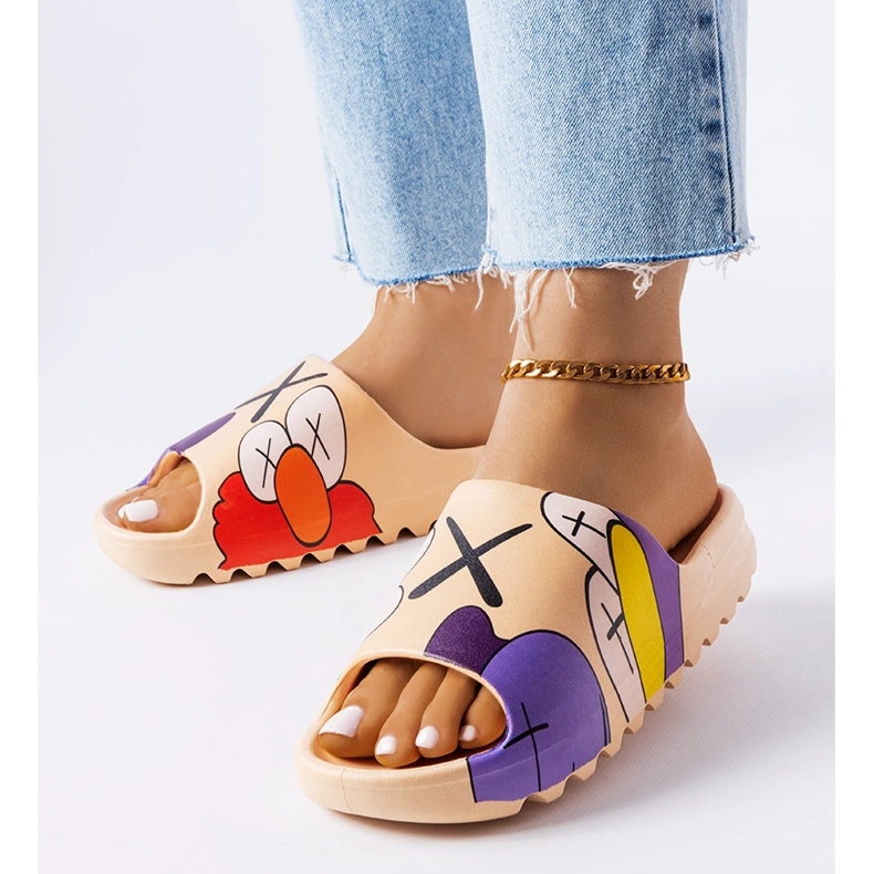 Tummanbeiget varvastossut Lindale-printeillä 1