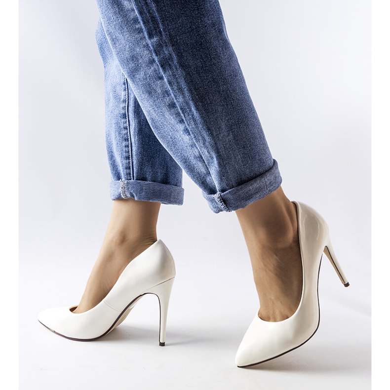 Valkoiset patentoidut Marcos-stilettot valkoinen 1