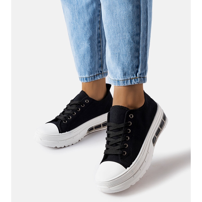 Mustat Willis lenkkarit 2