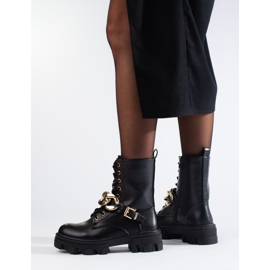 Diamantique Mustat laukut alustalla 2