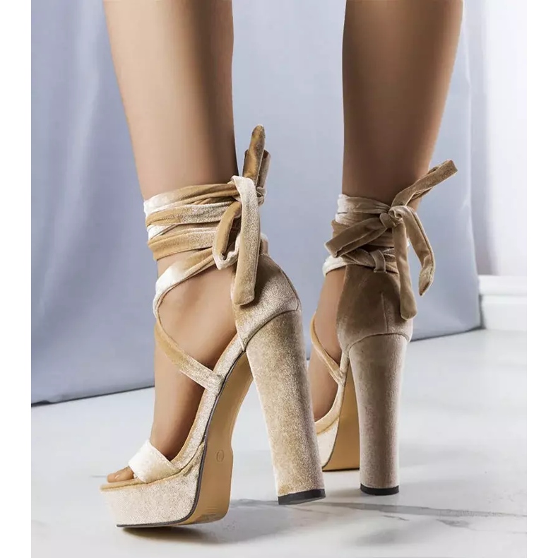 PA1 Daxin beige-korkeat nauhalliset sandaalit 1