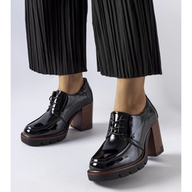 Vincezan mustat korkokengät 1