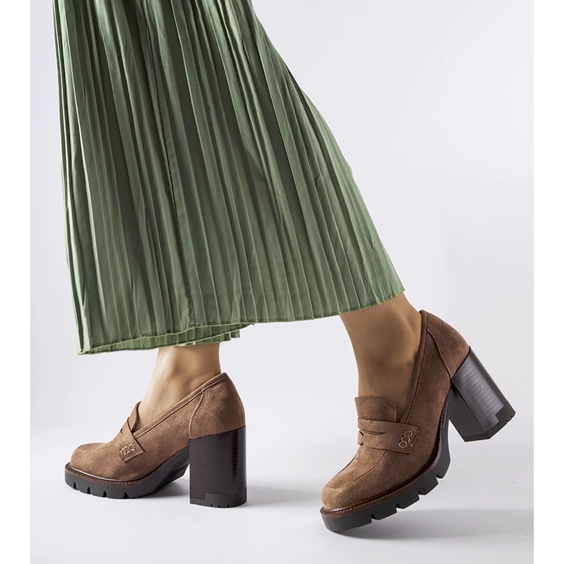 Vincezan ruskeat pumput nahkaisella pohjallisella 1