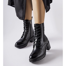 Vincezan mustat eristetty nilkkurit 1