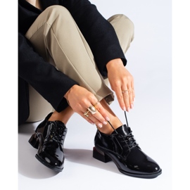 Vinceza mustat patentoidut nauhakengät korkealla korolla 1