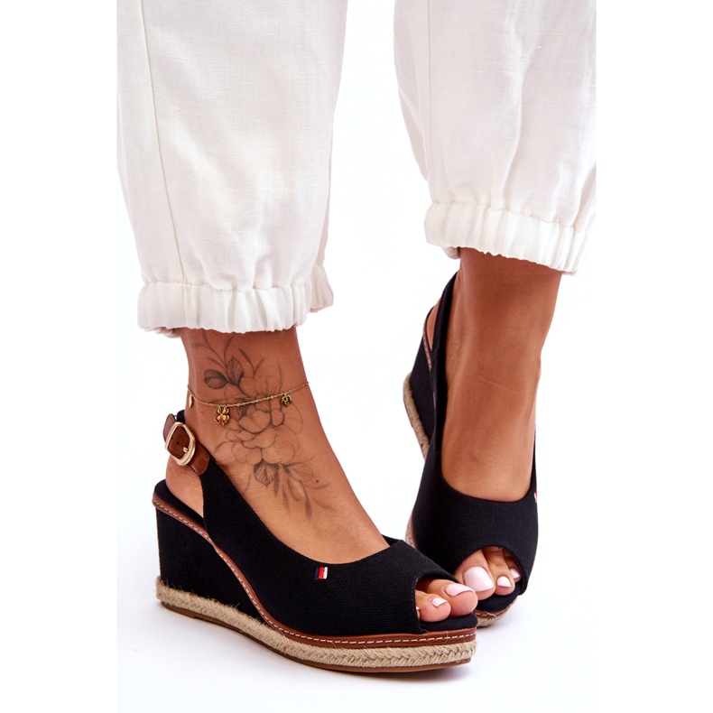 Naisten klassiset kiila sandaalit musta Katie 2