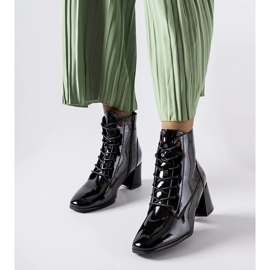 Vincezan mustat patentoidut nilkkurit 1