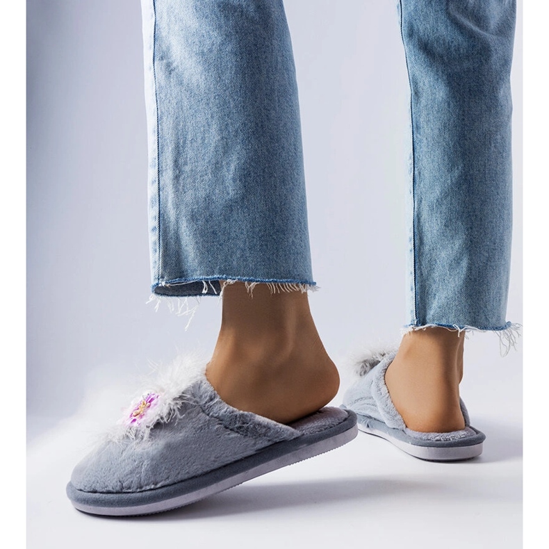 Harmaat lämpimät tossut Moly-kukilla 2