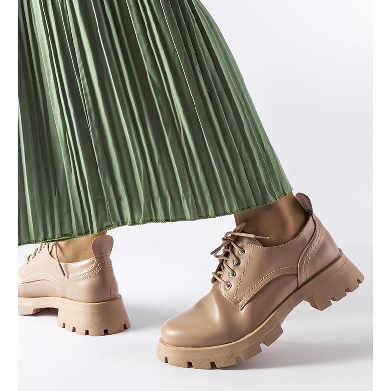 Beiget kengät mattapintaisella Charleston-viimeistelyllä 1