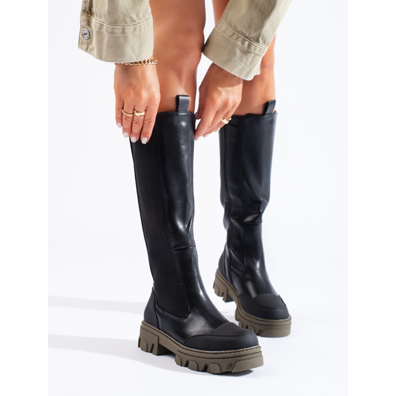 Mustat saappaat joustavalla Shelovet-päällisellä 1