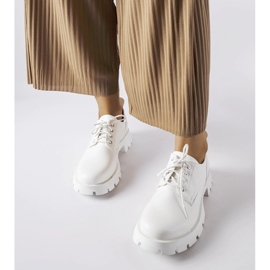 Valkoiset kengät mattapintaisella Charleston-viimeistelyllä valkoinen 1