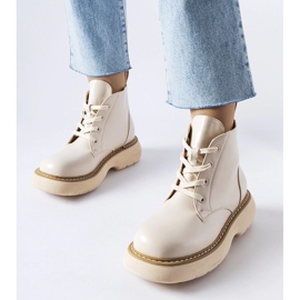 Beiget työntekijöiden saappaat paksulla Sacco-tasolla 1