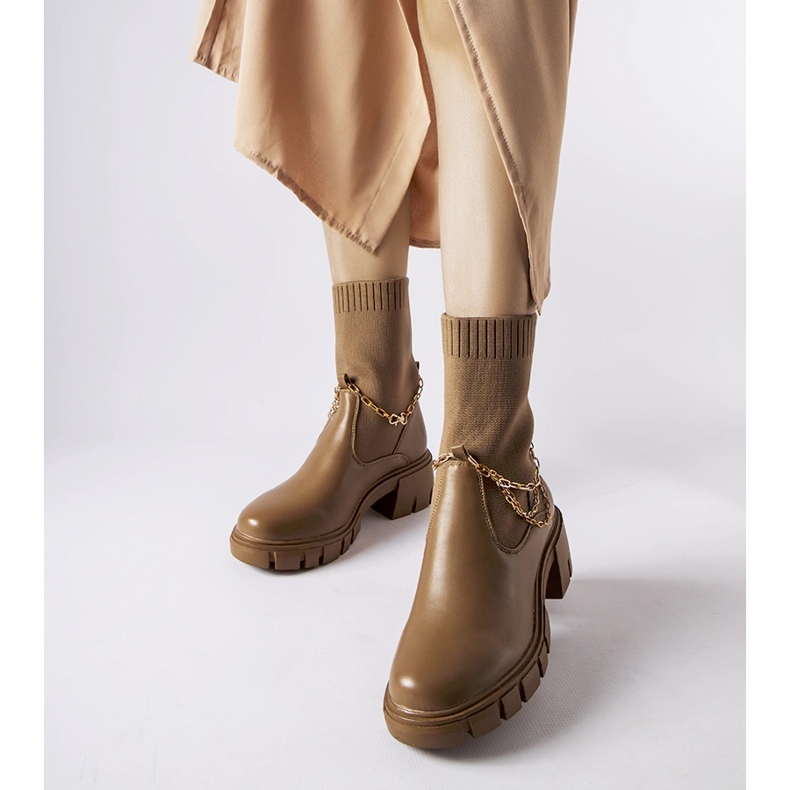 Ruskeat nilkkurit, joissa joustava ylempi Naser 1