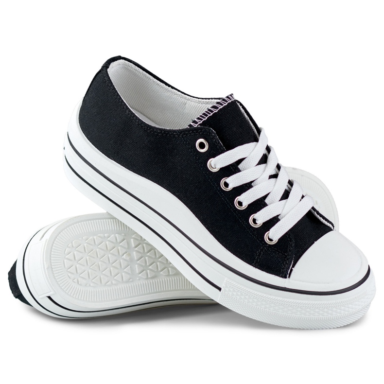 Naisten klassiset mustat tennarit 1