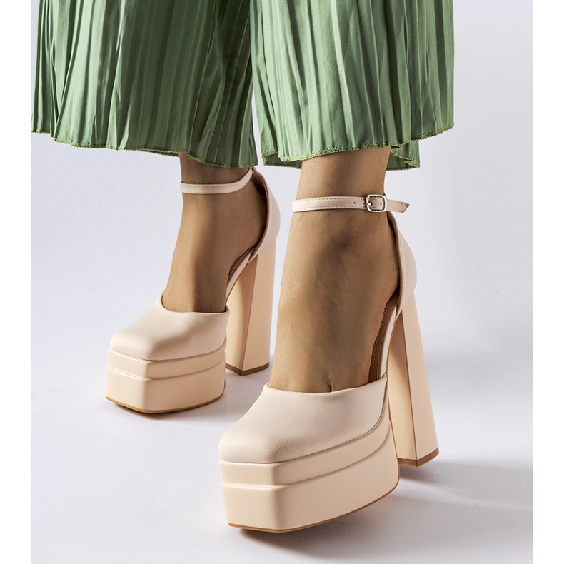 Beige Rominesin korkokengät 1