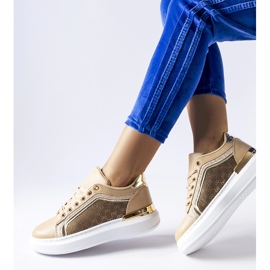 Beiget kengät koristeltu glitterillä Leo-alustalla 1