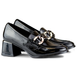 Naisten mustat matalakorkoiset patentoidut kengät 1