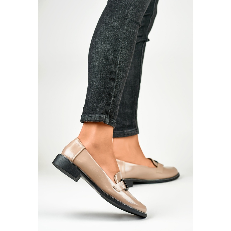 Patenttibeiget naisten kengät musta 1