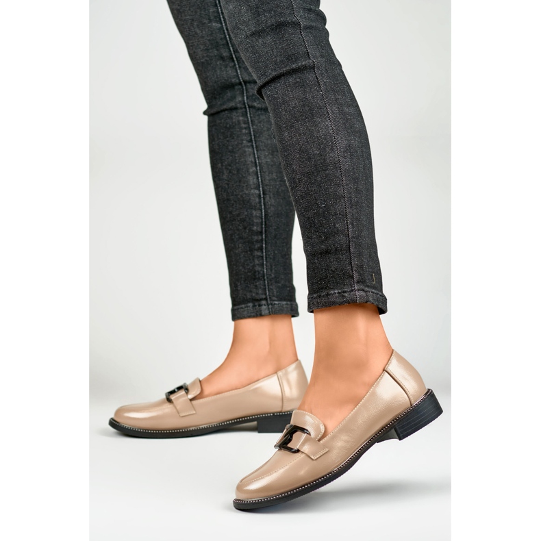 Patenttibeiget naisten kengät musta 2