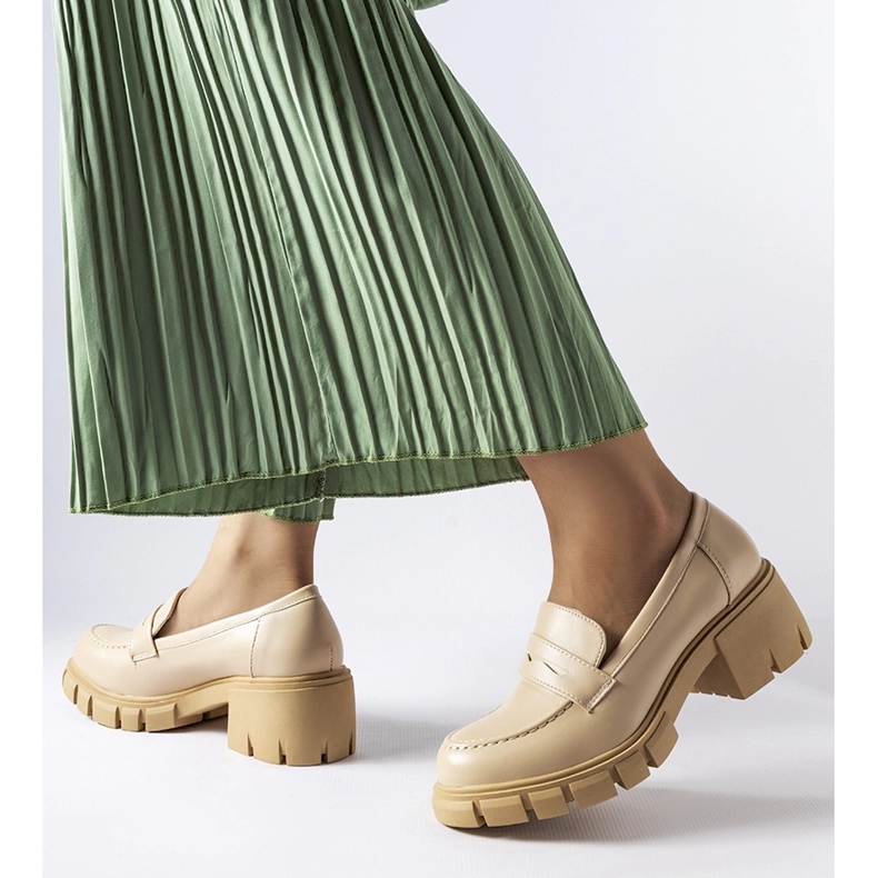 Beiget klassiset mokasiinit Dina-lohkolla 1