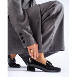 Vinceza naisten kiiltonahkaiset korkokengät musta 1