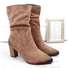 Naisten lyhyet, ryppyiset, eristetyt saappaat, ruskea, Vinceza 58146 1