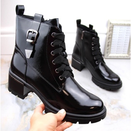 Naisten kiiltonahkaeristetyt korkeakorkoiset saappaat, mustat, S.Barski 1