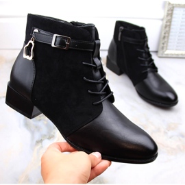 Naisten tasakorkoiset, eristetyt mustat saappaat Potocki SZ12260 1