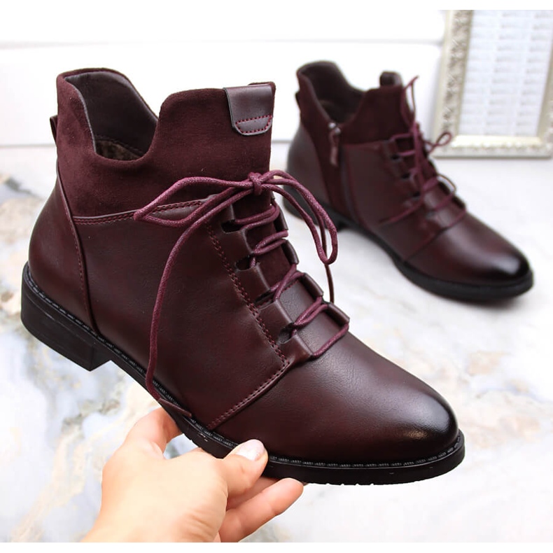 M. DASZYŃSKI Naisten tasakorkoiset saappaat, eristetty, viininpunainen M.Daszyński MR2251-6 1