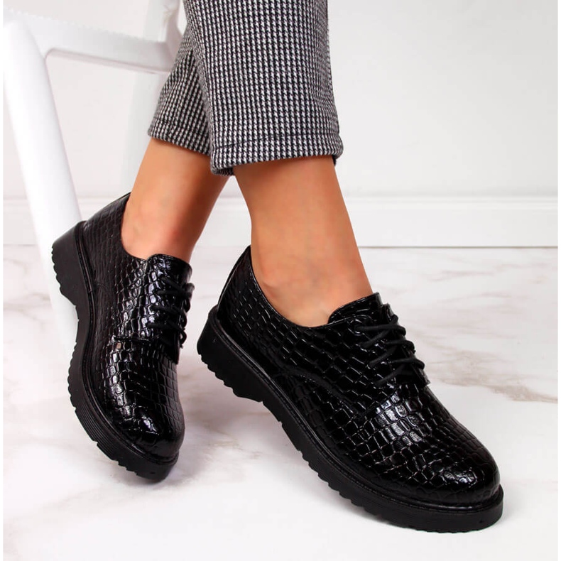 Naisten lakatut oxfordkengät, mustat, T.Sokolski J23-324 1