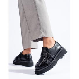 Mustat kengät, joissa paksu Shelovet-pohja 2