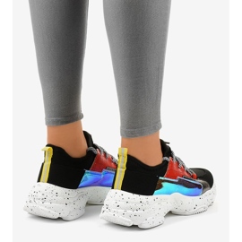 Mustat lenkkarit koristeltu HL-03: lla 1