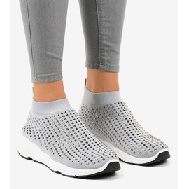 Harmaat urheilukengät, joissa LG27 kuutio zirkoniat 1