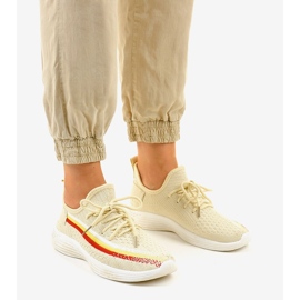 HB-48 beige urheilukengät 1